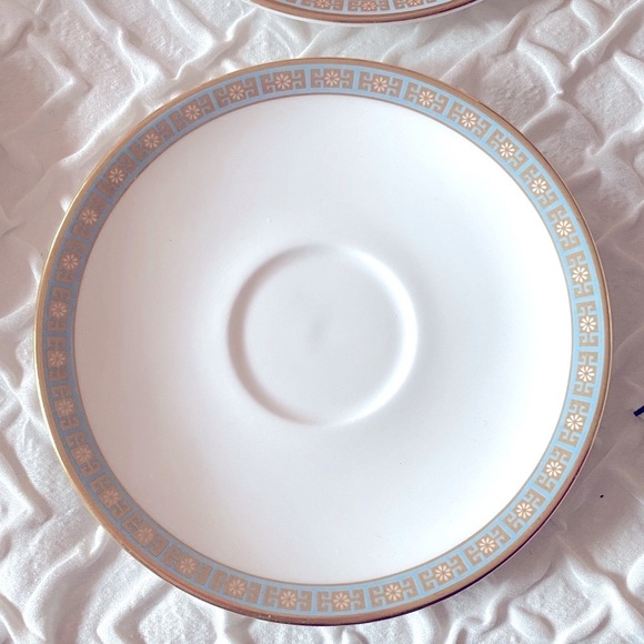 Royal Doulton Athens H4987 Saucers Set of 7 Cream Blue Gold Fine China - Picture 1 of 4